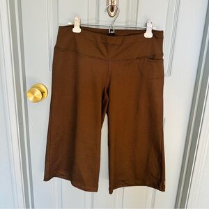 NWT Lucy Activewear Brown Athletic Knee Pant